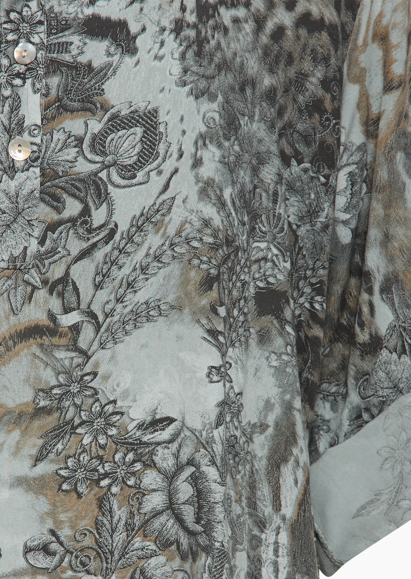 Bluse im Alloverprint, silber