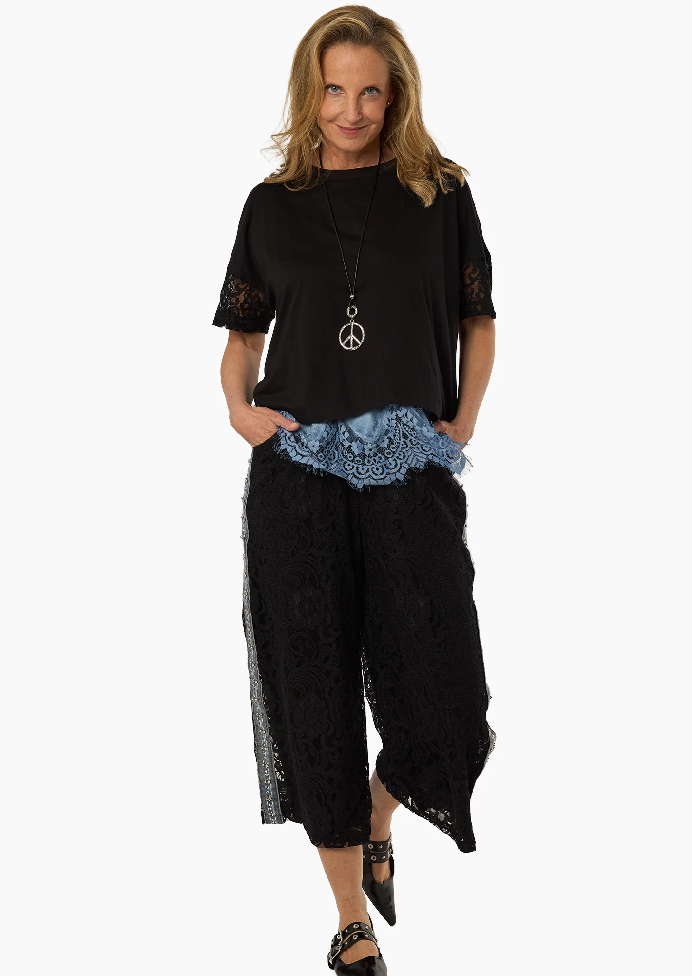 Wide Leg Hose mit Spitze und Denim-Galonstreifen, schwarz