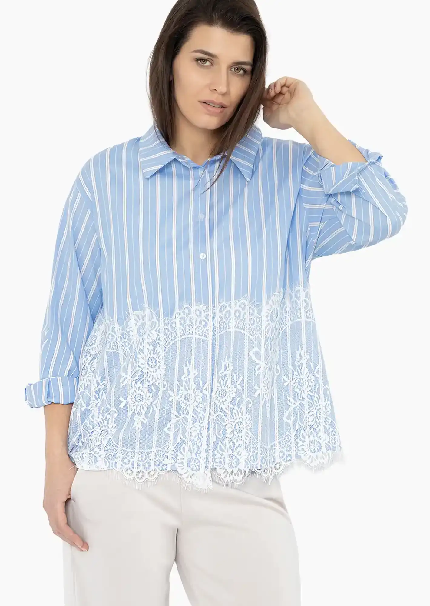 gestreifte Hemdbluse mit Spitze, blau-weiß