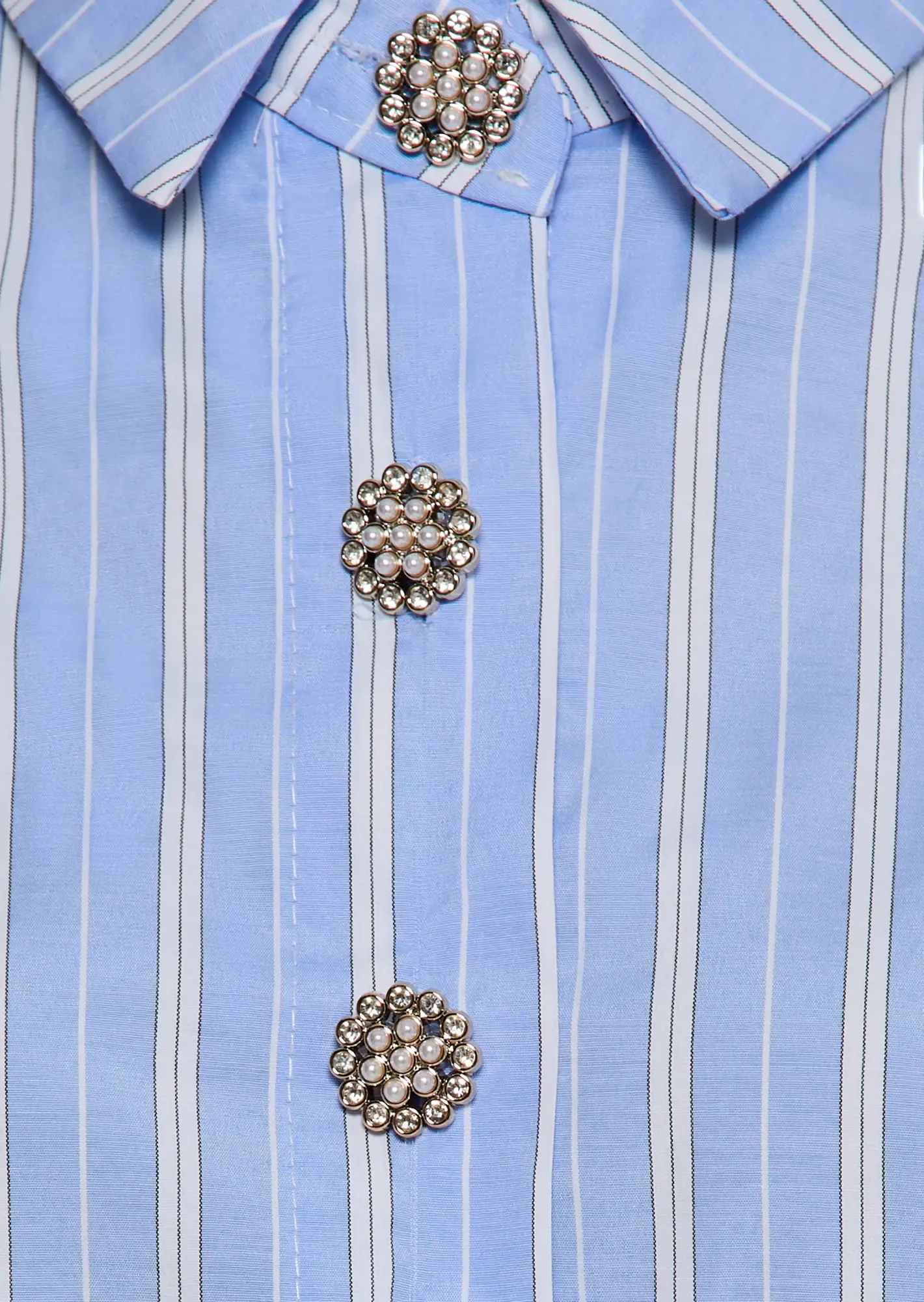 gestreifte Bluse mit Zierknöpfen, blau-weiß